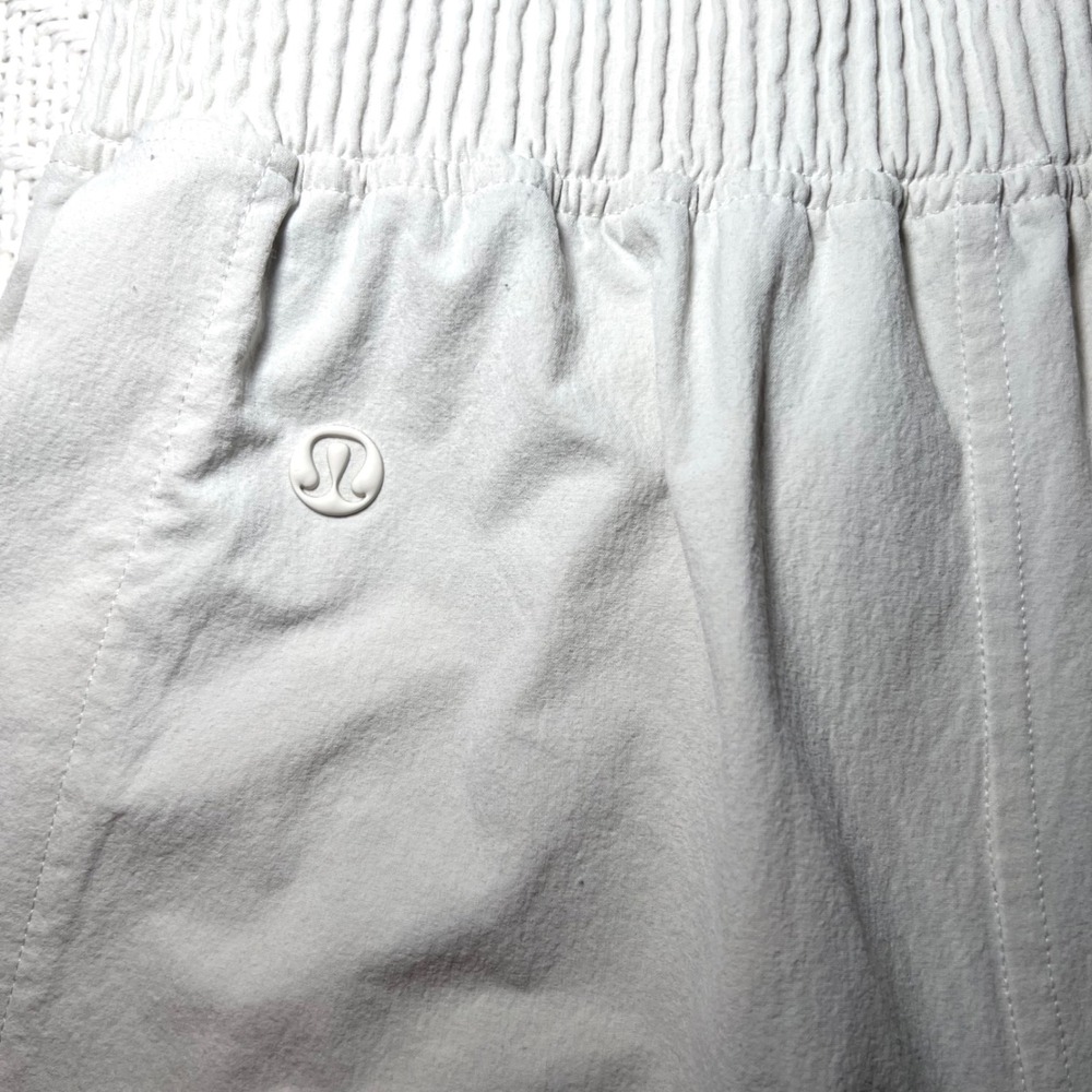 Lululemon Athletica Stretch Woven Relaxed-Fit High-Rise Short 4" Bone White XXS - Picture 4 of 8